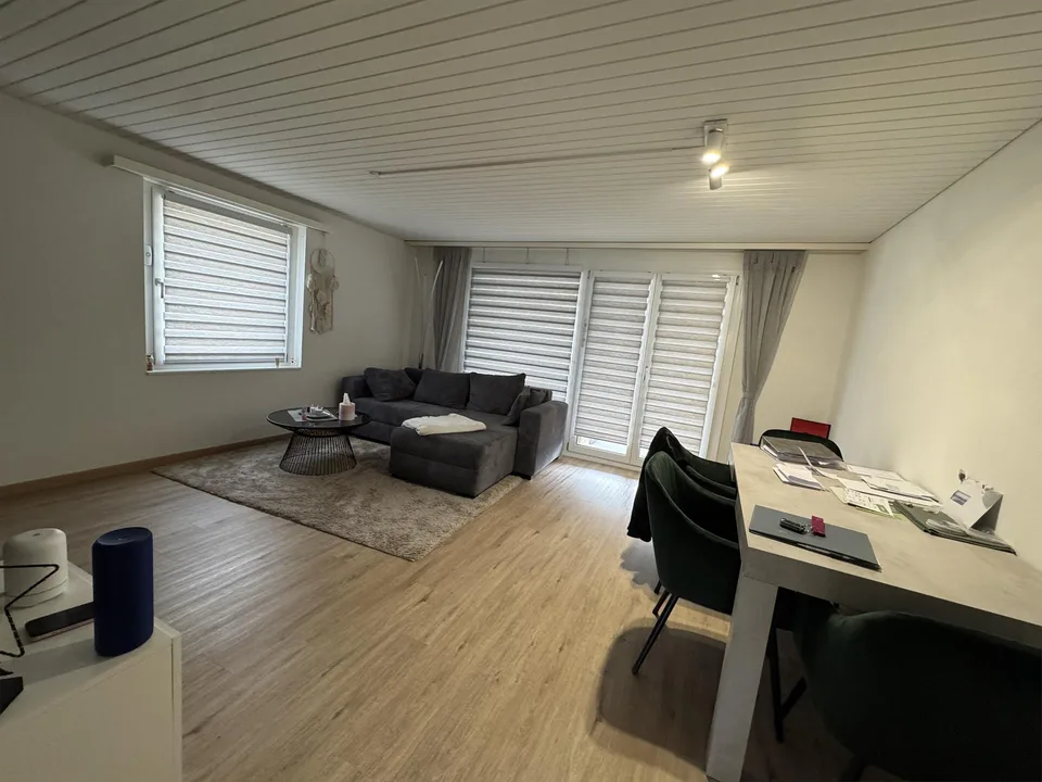 Appartamento luminoso 3.5 locali con balcone ad Arnegg