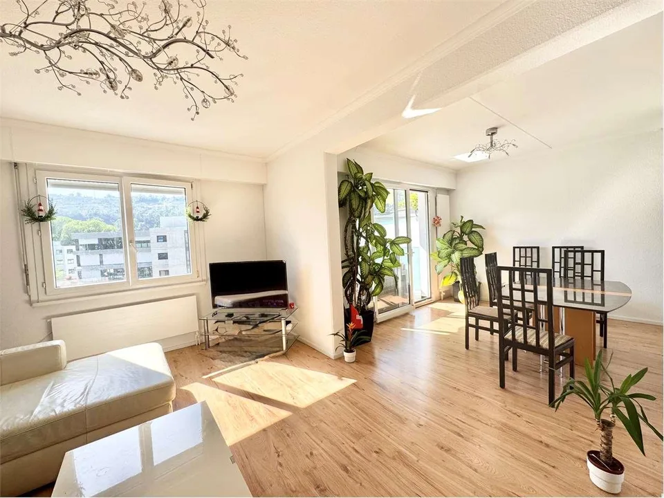 Helles 4.5-Zimmer-Apartment zur Miete in Pregassona in Wohngegend