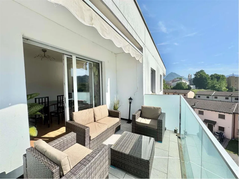 Helles 4.5-Zimmer-Apartment zur Miete in Pregassona in Wohngegend