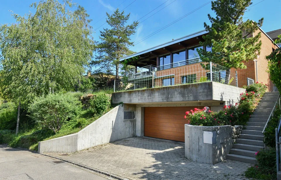 Freistehendes Einfamilienhaus mit spektakulärer Aussicht – Foto 8 von 16