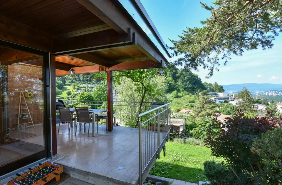 Freistehendes Einfamilienhaus mit spektakulärer Aussicht – Foto 10 von 16