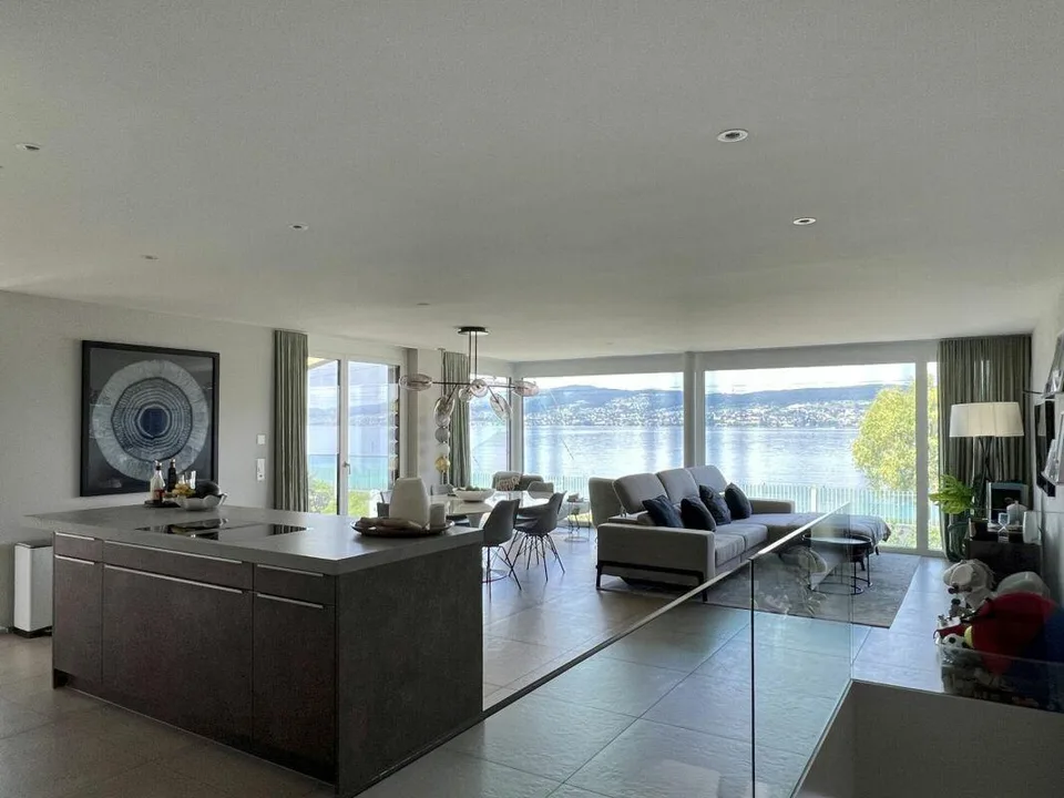 Traumhafte Maisonettewohnung mit Seeblick in Richterswil