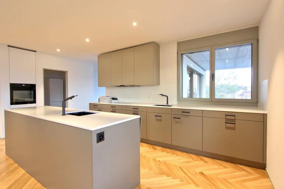 Attraktive 5.5-Zimmerwohnung mit Terrasse und Seeblick in Meilen