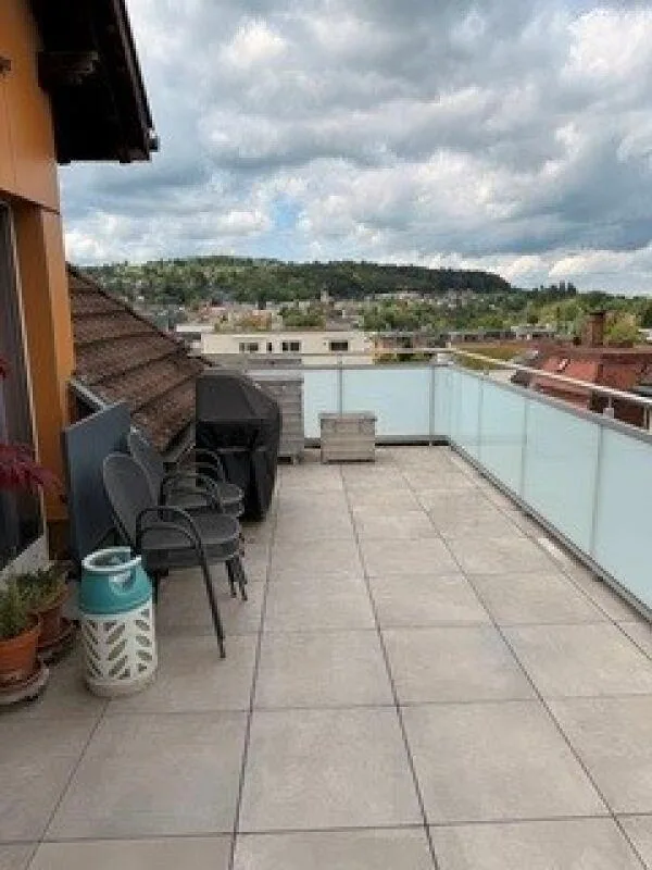 4.5 Zimmer-Altbauwohnung mit grosser Dachterrasse