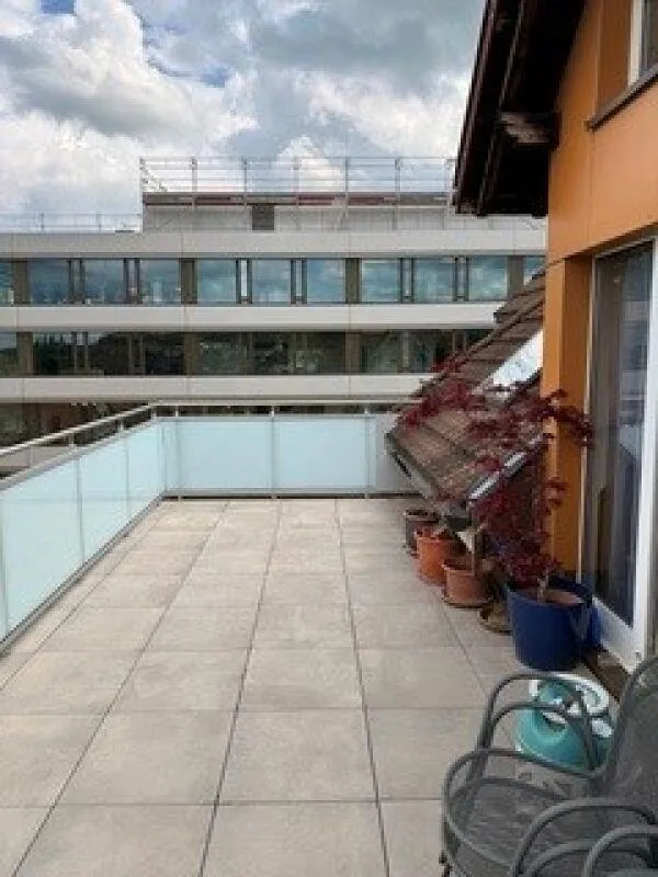 4.5 Zimmer-Altbauwohnung mit grosser Dachterrasse