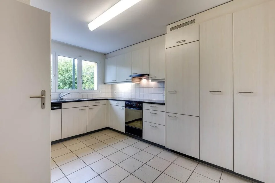 Moderne 4.5-Z'Maisonette-Wohnung in Reinach