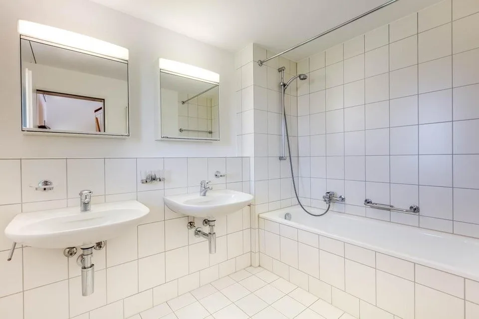 Moderne 4.5-Z'Maisonette-Wohnung in Reinach