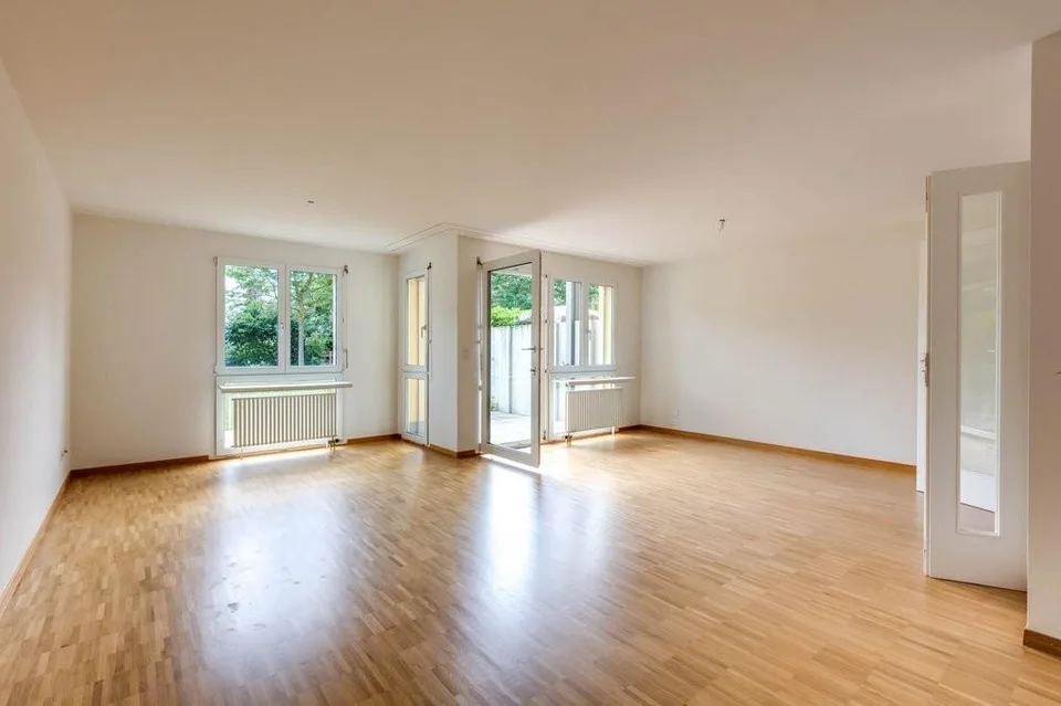 Moderne 4.5-Z'Maisonette-Wohnung in Reinach