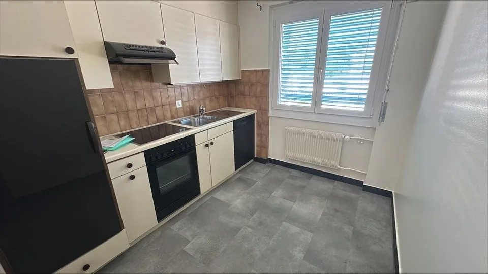Vier-Zimmer-Wohnung im letzten Stock mit herrlicher freier Aussicht