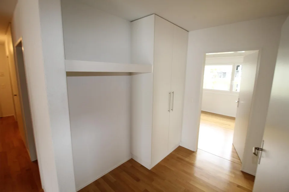 Helle 4.5 Maisonettewohnung mit Balkon in der Nähe des Rheins zu ve... – Foto 6 von 9