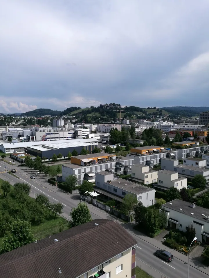 Helle 4-Zimmerwohnung im 11. OG mit top Aussicht