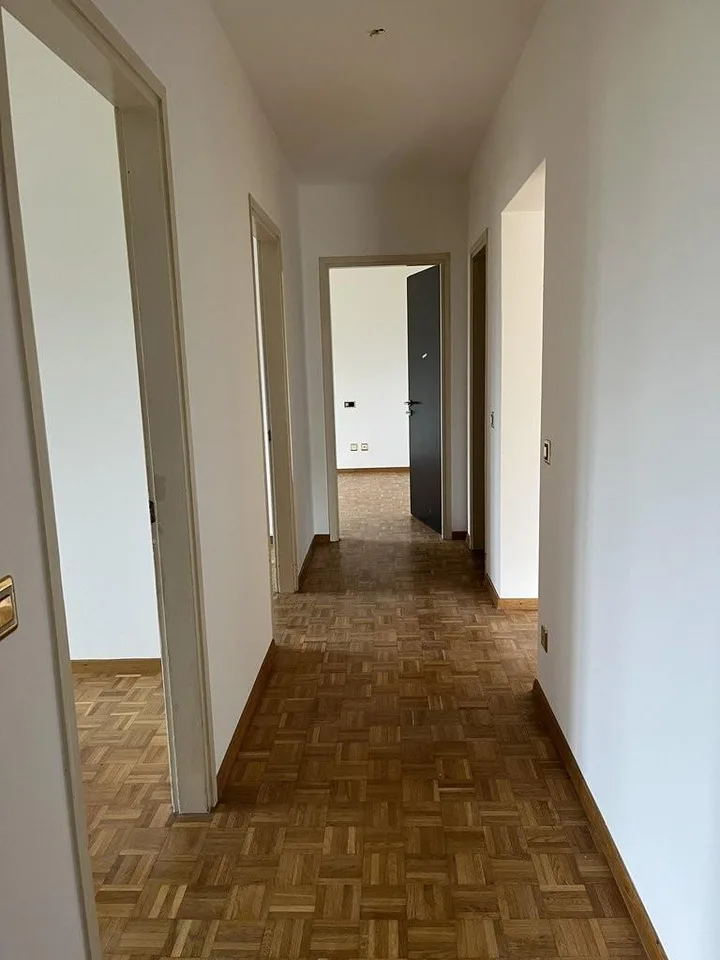 Appartement lumineux de 5.5 pièces au 5e étage dans un quartier calme à Locarno