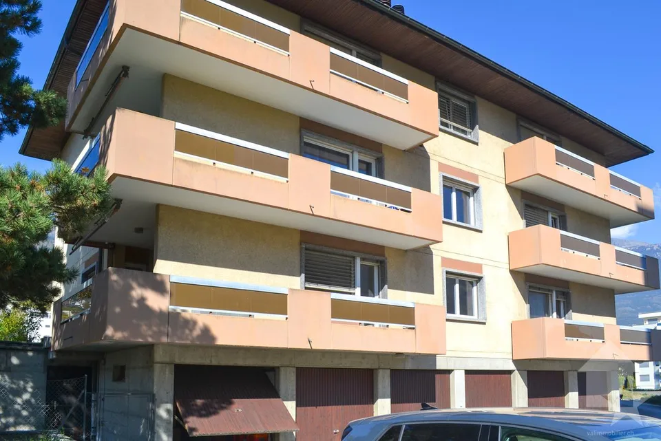 App de 5,5 pièces avec 2 balcons de 18 m² chacun et jardin privatif