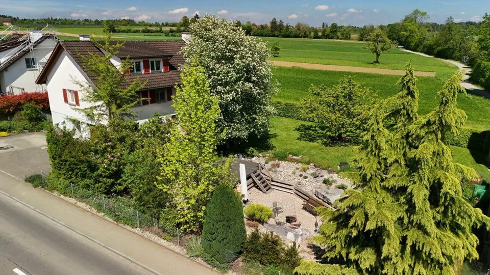 8.5 Zimmer Einfamilienhaus mit grosszügigem Umschwung in Mattwil