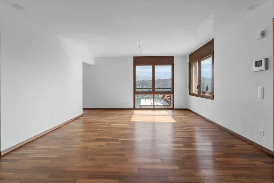 Elegantes 3.5-Zimmer-Apartement mit Seeblick in Vernate – Foto 7 von 17