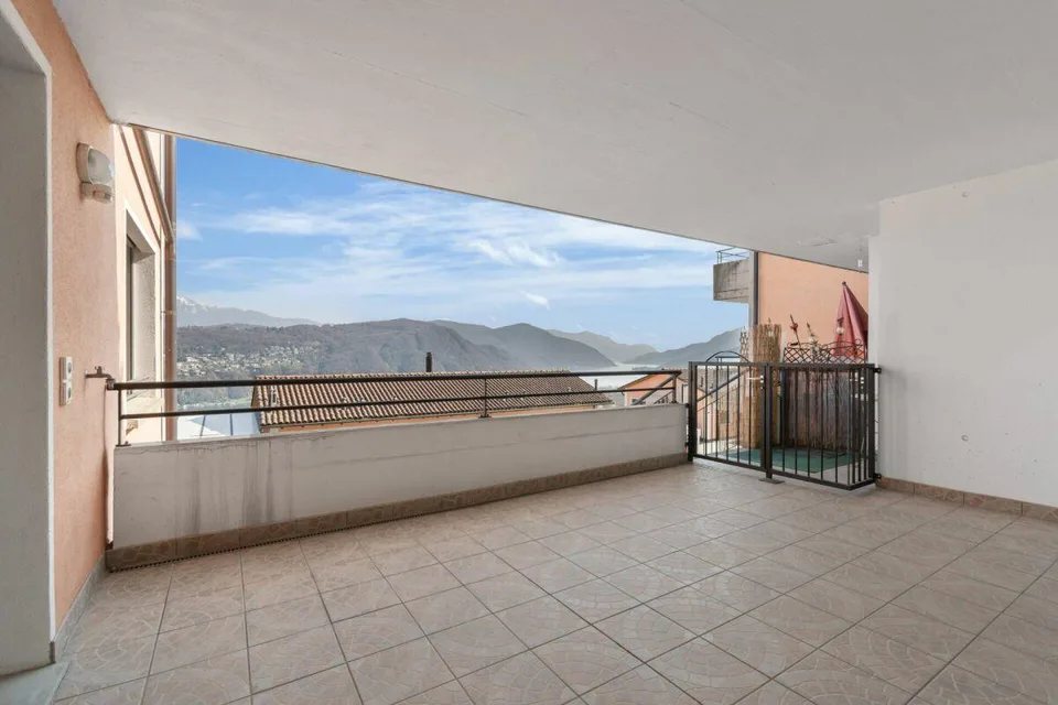 Elegante appartamento 3.5 locali con vista lago a Vernate