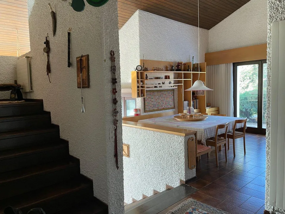 Villa mit bebaubarem Grundstück – Foto 12 von 17