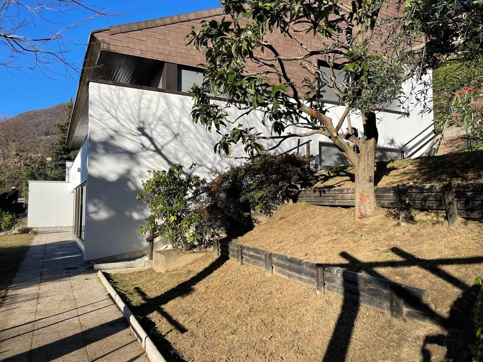Villa mit bebaubarem Grundstück – Foto 16 von 17