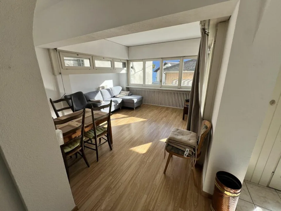 Appartement 3.5 avec vue partielle sur le lac