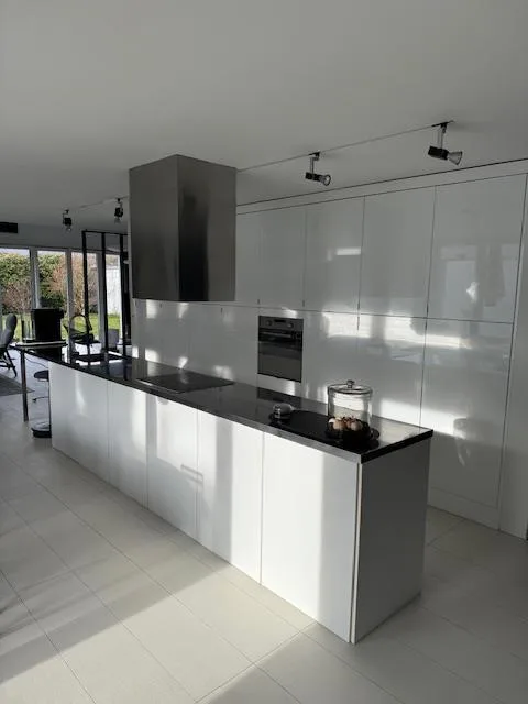 Villa moderniste pour indépendant/e/s ou projet multigénérationnel