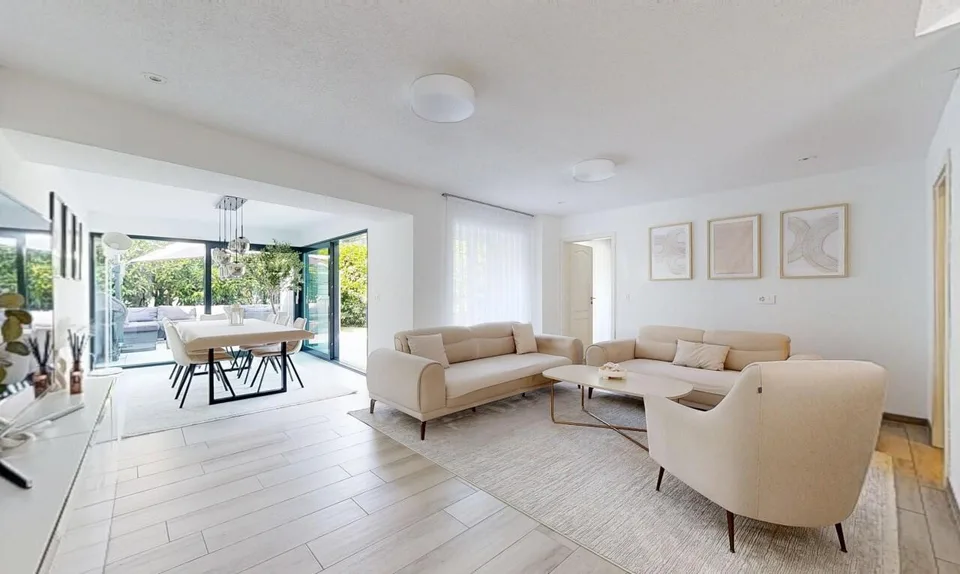 Wunderschönes vollständig renoviertes Duplex