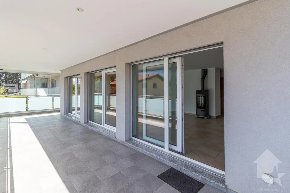 Ampio appartamento 4.5 locali con terrazza coperta di 34 m2