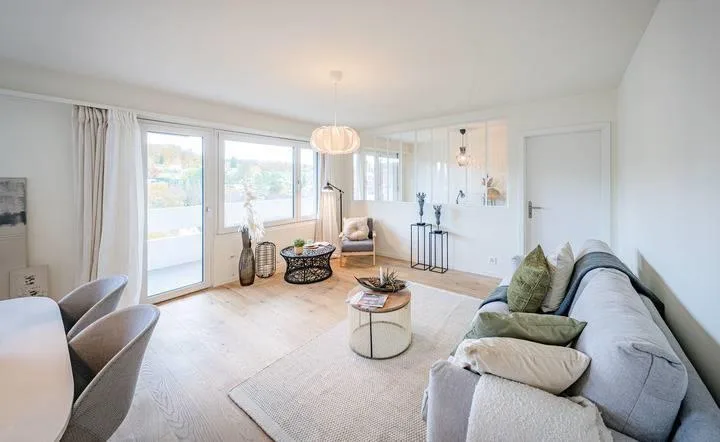 SUPERBE APPARTEMENT DE 4.5 PIÈCES - TIPTOP TOTALEMENT RÉNOVÉ