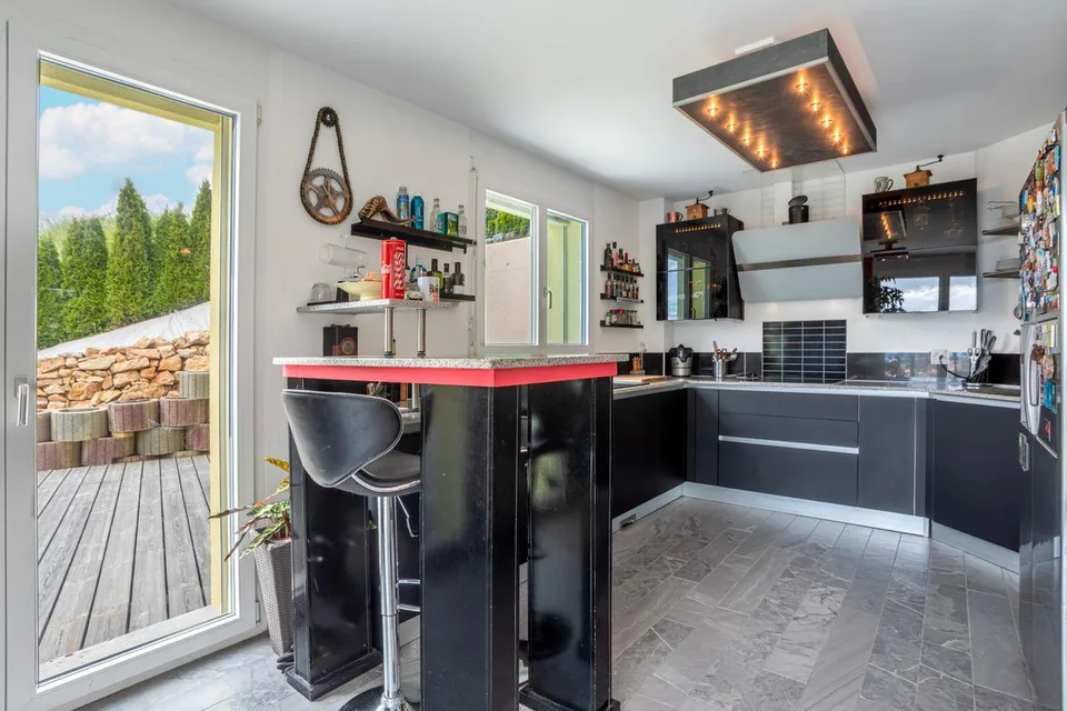 5.5-Zimmer-Villa: Zeitgenössische Eleganz und außergewöhnliches Panorama!