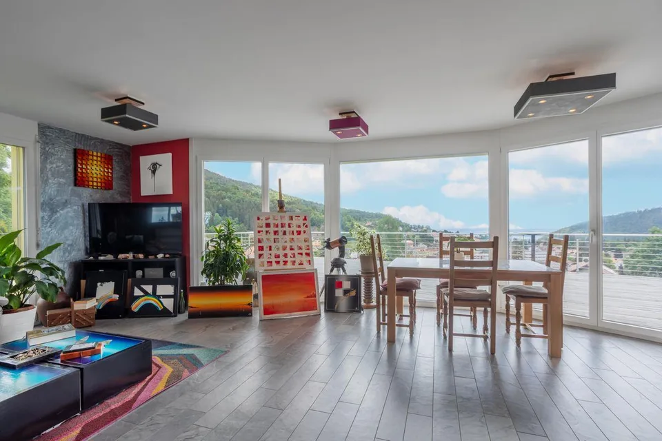 5.5-Zimmer-Villa: Zeitgenössische Eleganz und außergewöhnliches Panorama!
