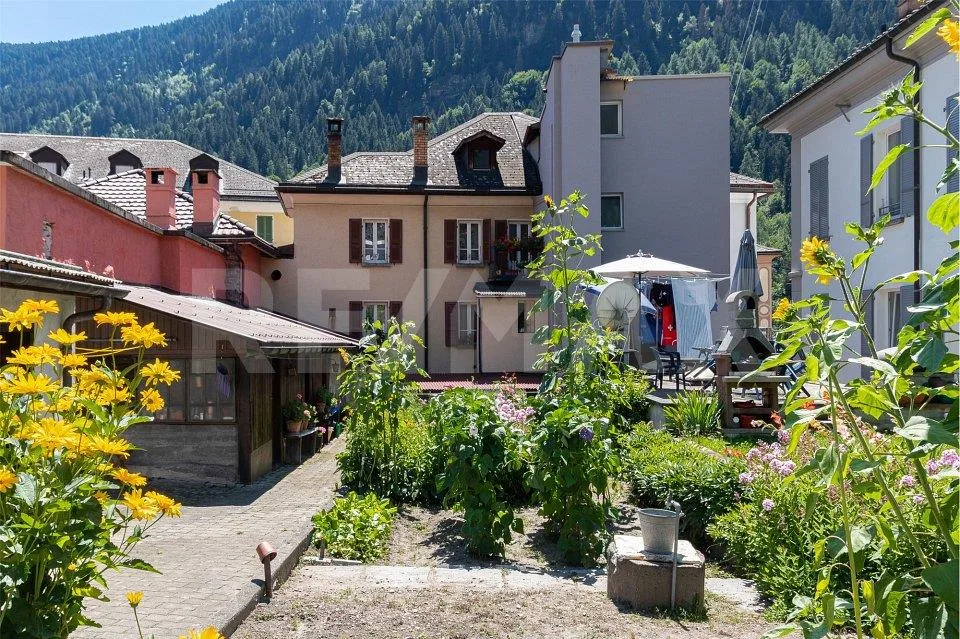 Spaziosa casa con giardino