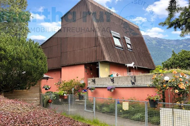 Vielseitiges Wohnhaus mit Tierpension nahe dem Zentrum