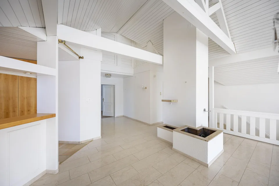Large penthouse apartment in tax-friendly Bottighofen – photo 8 of 30