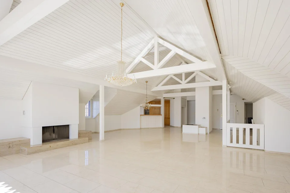 Large penthouse apartment in tax-friendly Bottighofen – photo 9 of 30