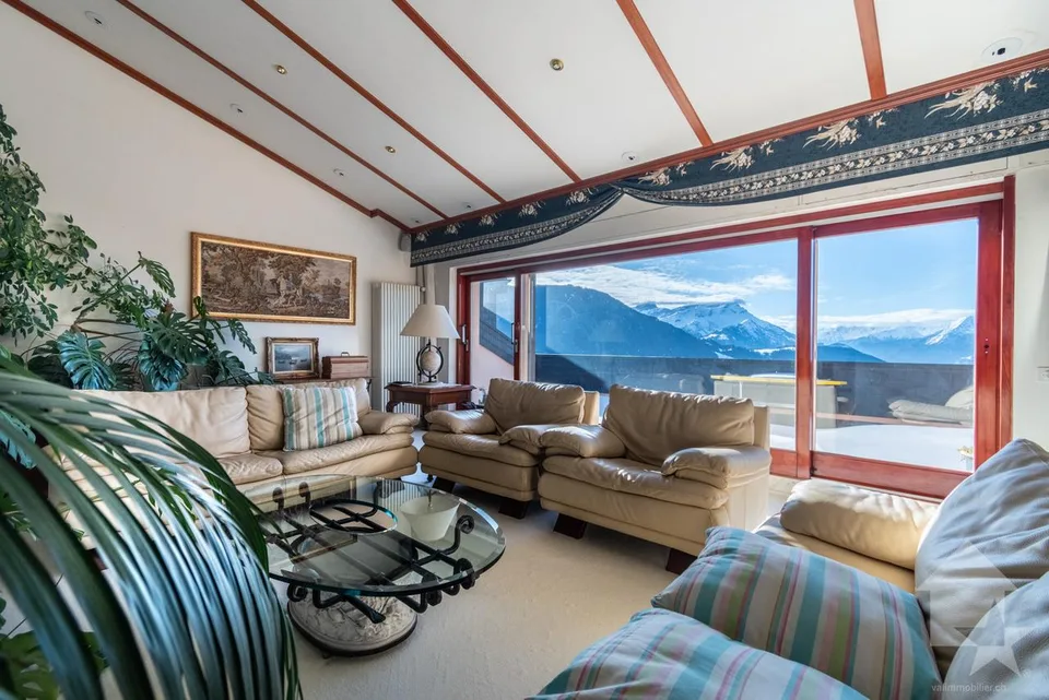 Superbo attico esposto a sud con vista mozzafiato - Centro di Leysin
