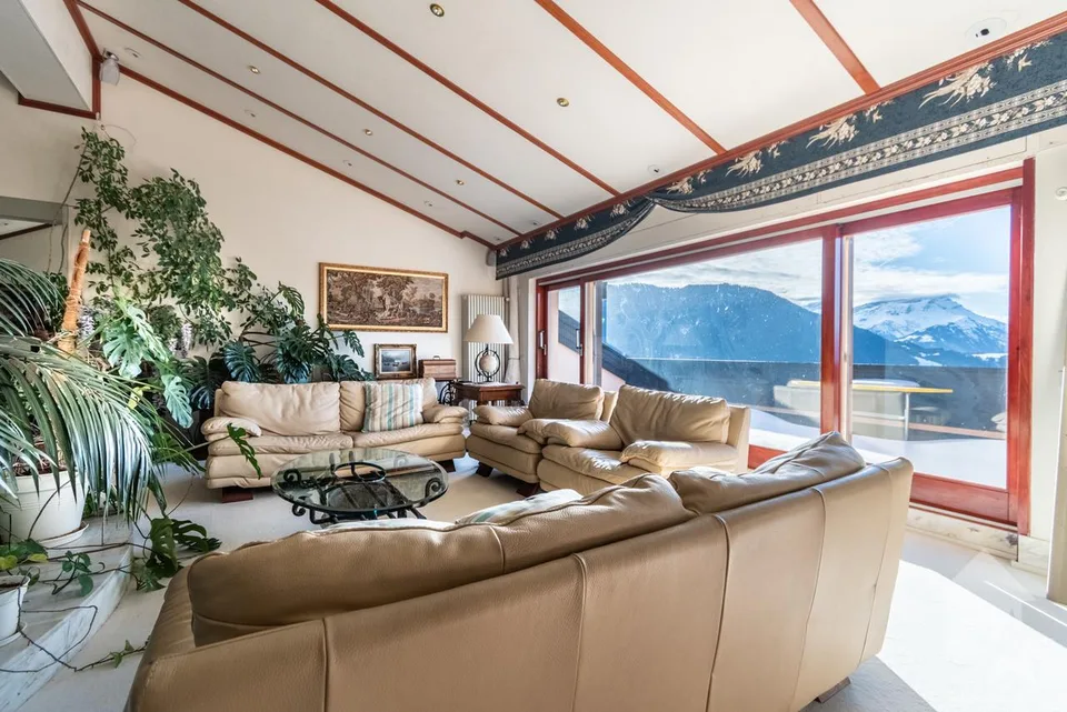 Superbo attico esposto a sud con vista mozzafiato - Centro di Leysin