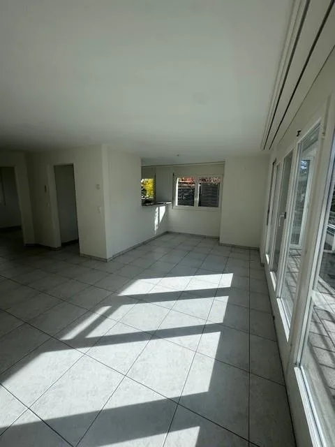 Appartement charmant et lumineux de 3,5 pièces à Oberägeri ensoleillé