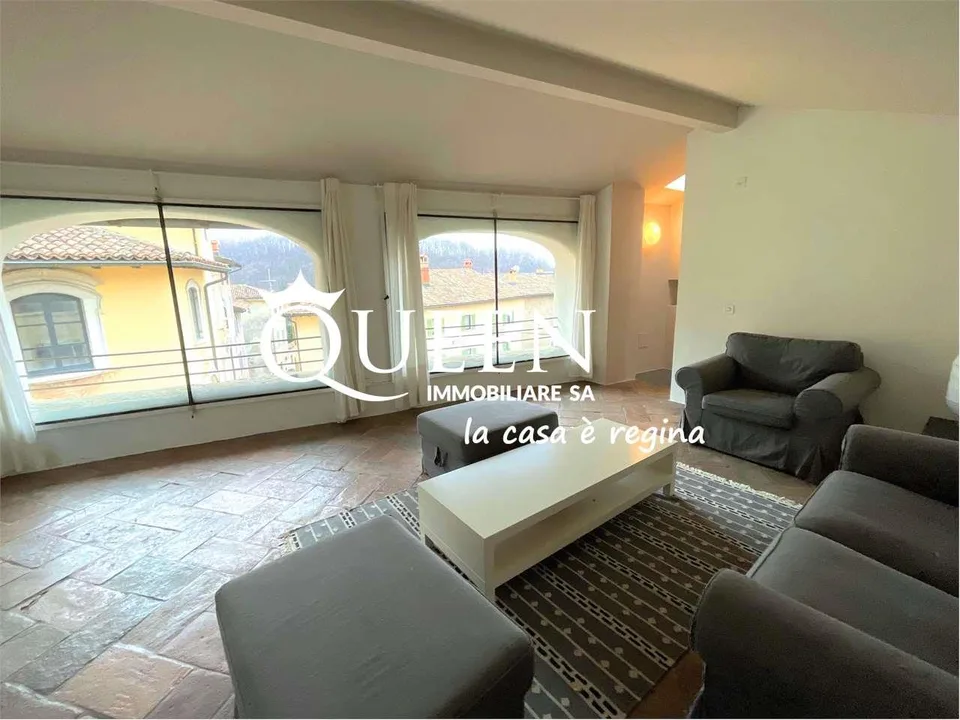 Arzo: maison charmante con due appartamenti, 6.5 locali, 196 mq, nel n