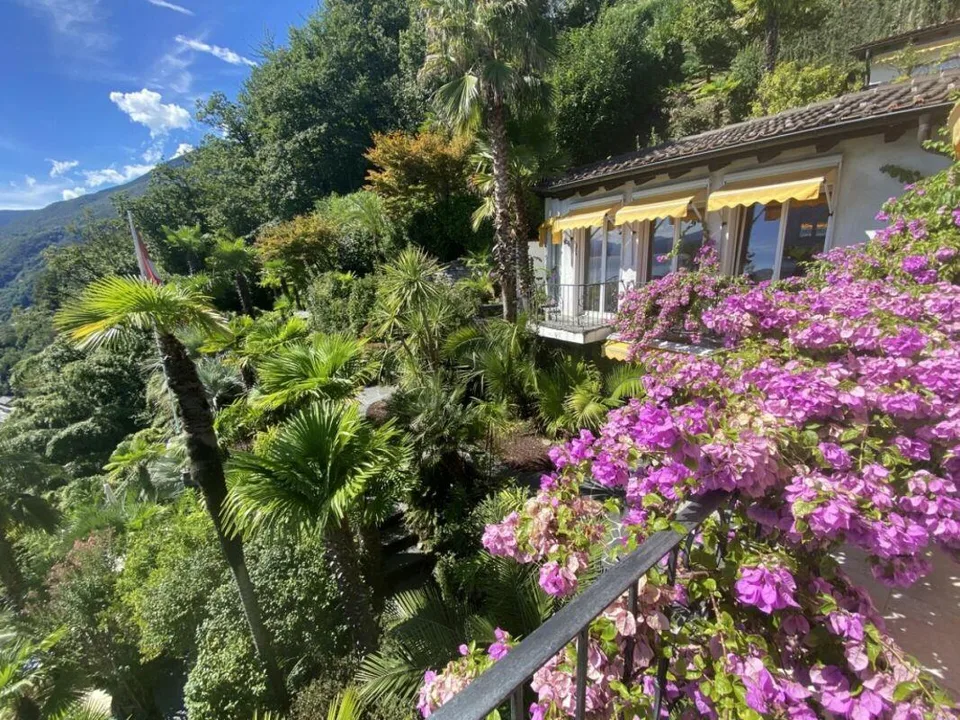 Villa mediterranea con piscina infinity e vista lago a Brissago – foto 6 di 21