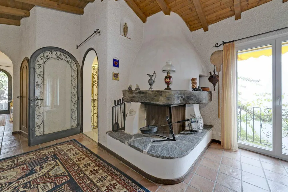 Villa mediterranea con piscina infinity e vista lago a Brissago – foto 12 di 21