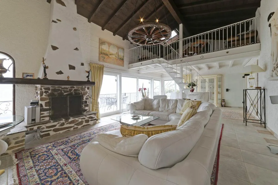 Villa mediterranea con piscina infinity e vista lago a Brissago – foto 13 di 21