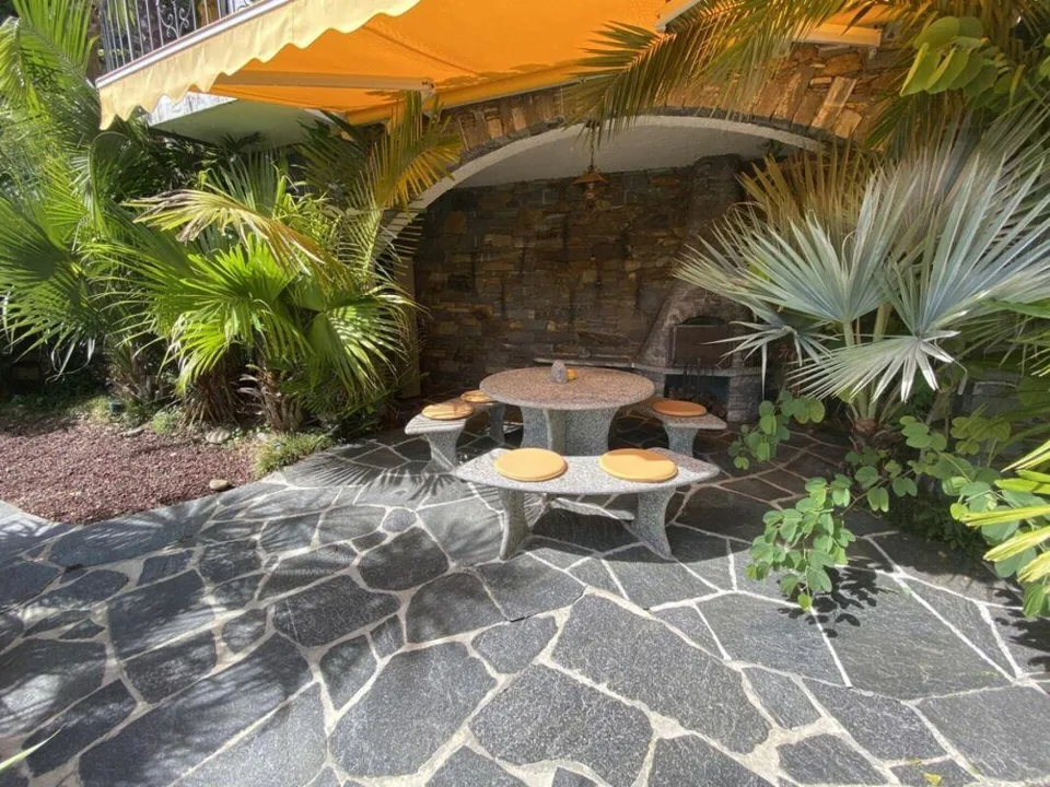 Villa mediterranea con piscina infinity e vista lago a Brissago – foto 9 di 21