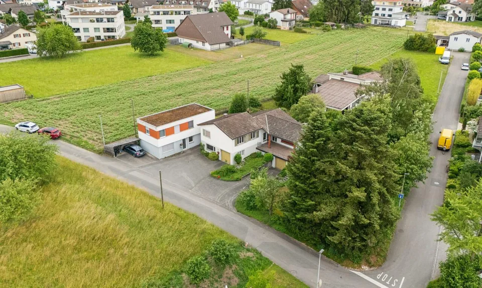 Einfamilienhaus mit separatem Atelier