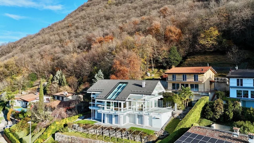 Moderna e Luminosa Villa HUF HAUS a Carabbia
