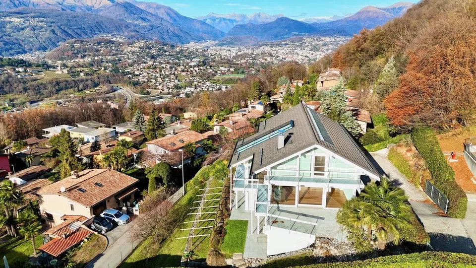 Moderna e Luminosa Villa HUF HAUS a Carabbia