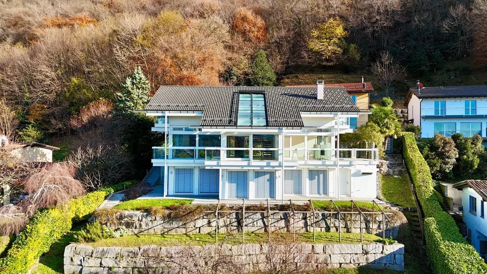 Moderna e Luminosa Villa HUF HAUS a Carabbia