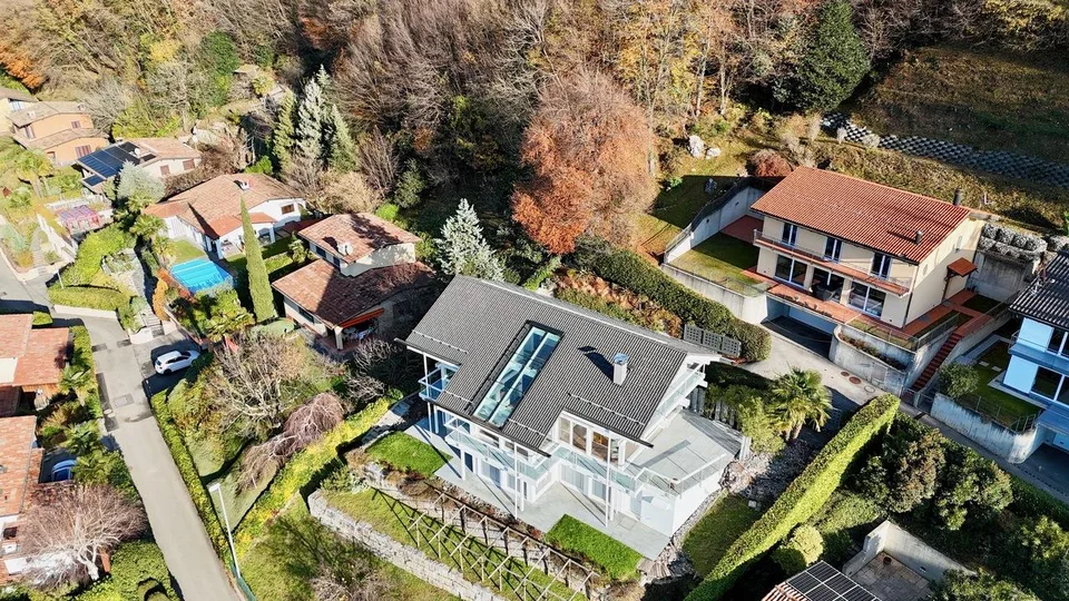 Moderna e Luminosa Villa HUF HAUS a Carabbia