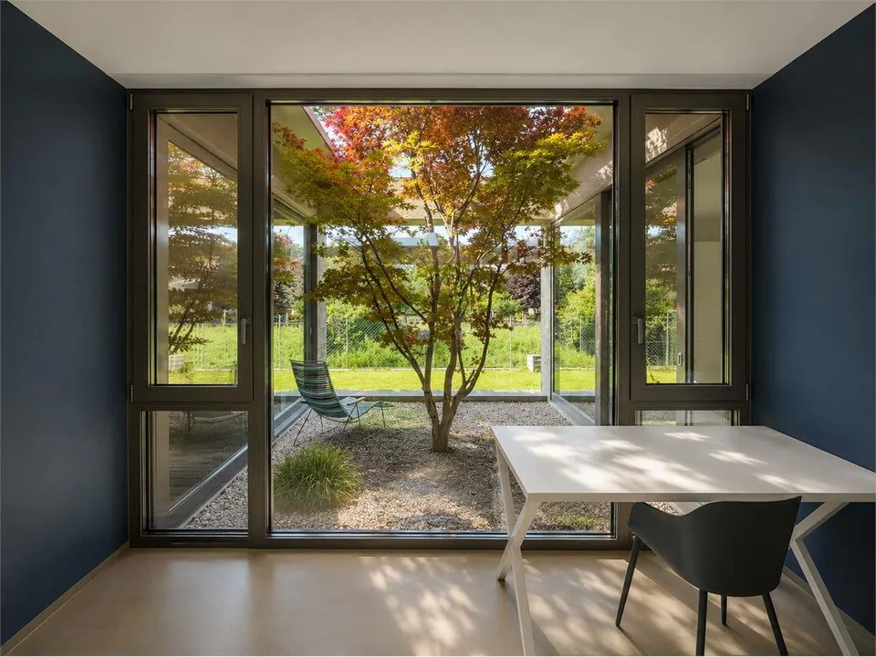 Élégance contemporaine immergée dans la tranquillité de Tremona – photo 9 sur 13