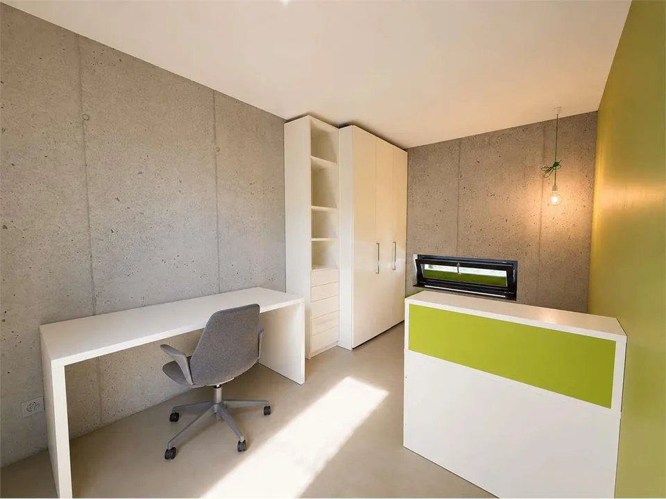 Élégance contemporaine immergée dans la tranquillité de Tremona – photo 13 sur 13