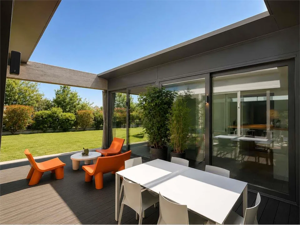 Élégance contemporaine immergée dans la tranquillité de Tremona – photo 7 sur 13