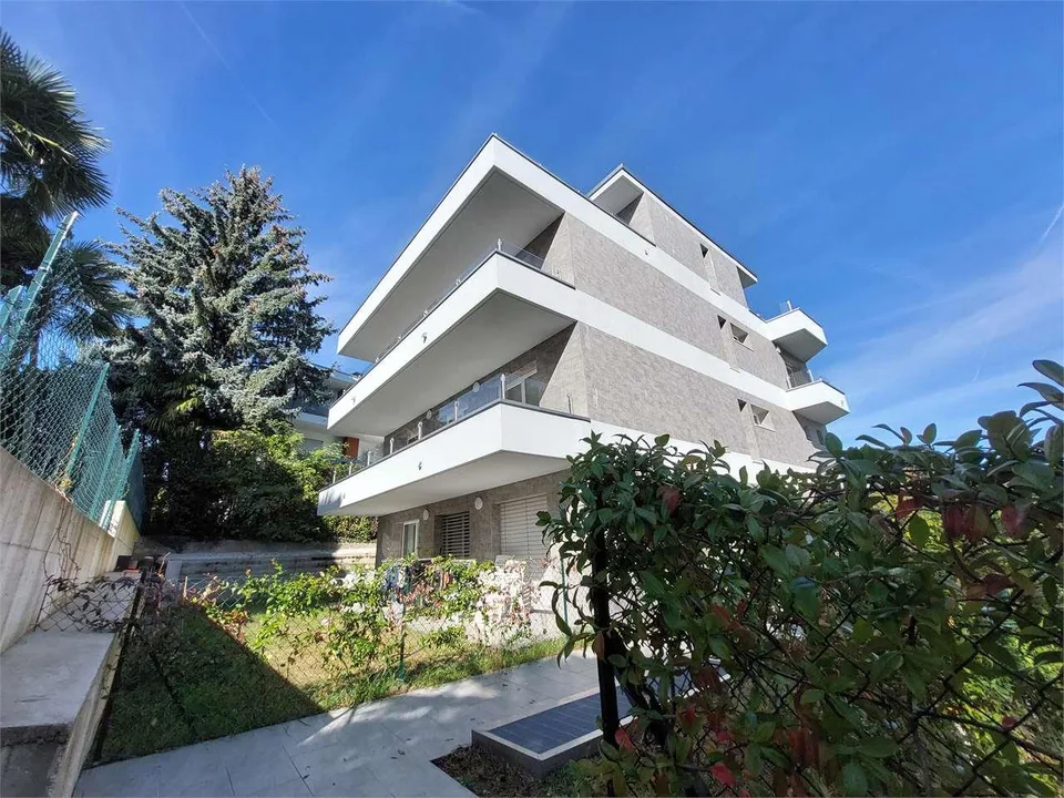 Rif.2680_Gentilino, Attico duplex 3.5 loc. ristrutturato con ampie ter